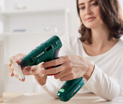 PARKSIDE ragasztópisztoly, beépített saját akku, praktikus USB töltés - PHPA 4 C4 - Image 3
